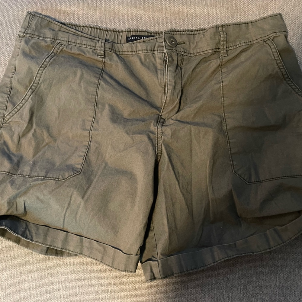 Social Standard shorts
